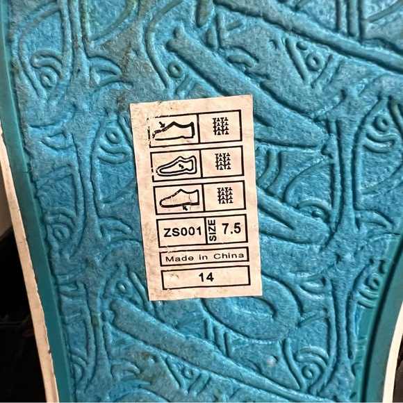 Blowfish Malibu Marlin Canvas Slip Ons - Picture 5 of 5